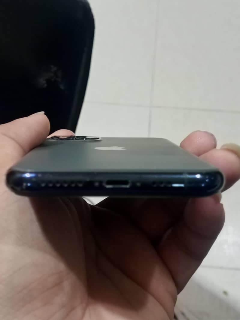 Apple iPhone 11 Pro 6