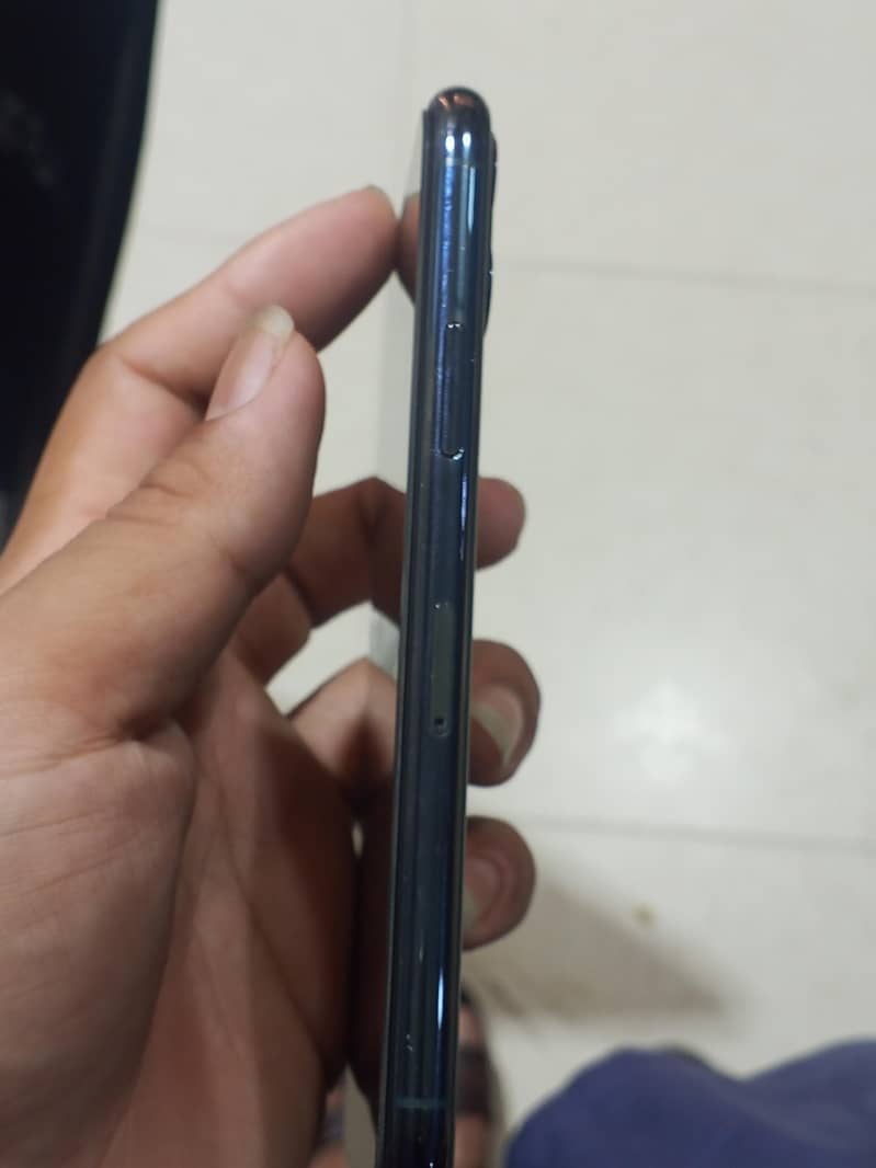 Apple iPhone 11 Pro 7