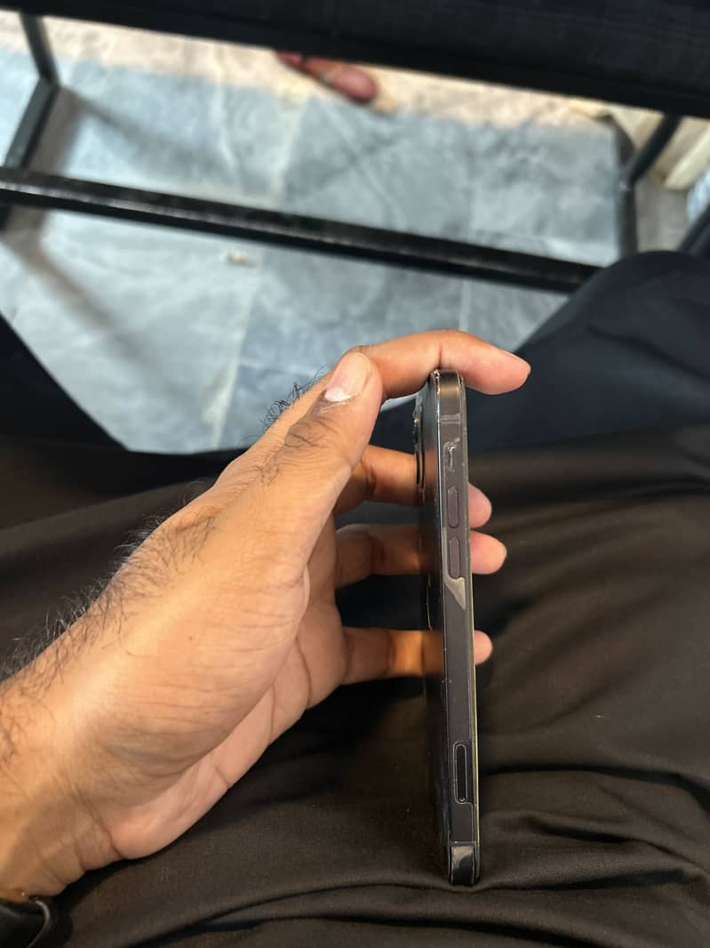 Apple iPhone 12 1
