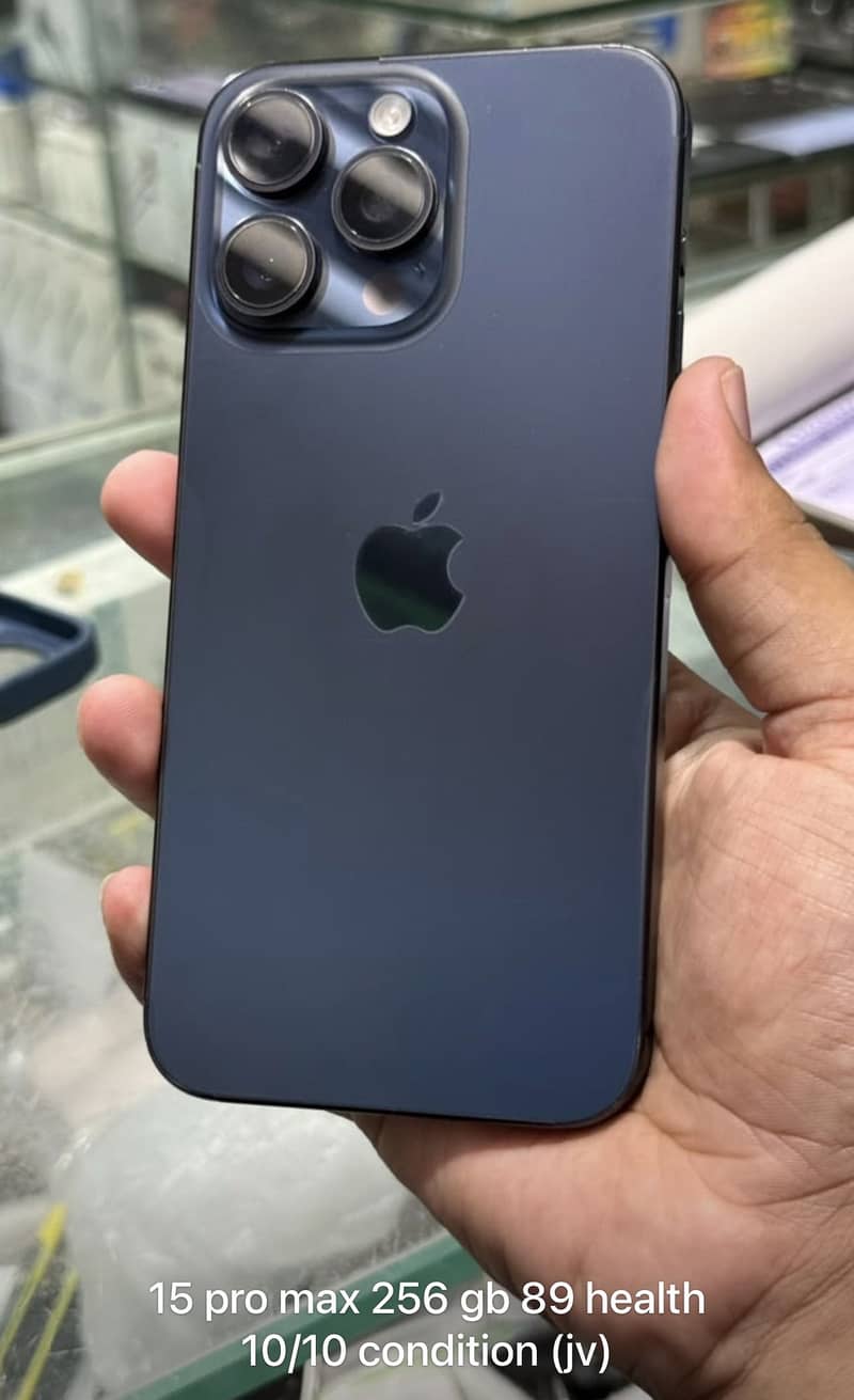 Apple iPhone 15 Pro Max 0