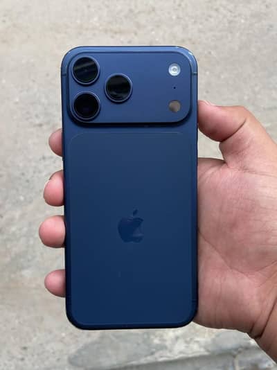 iPhone 17 Pro Max 256gb JV. with BOX