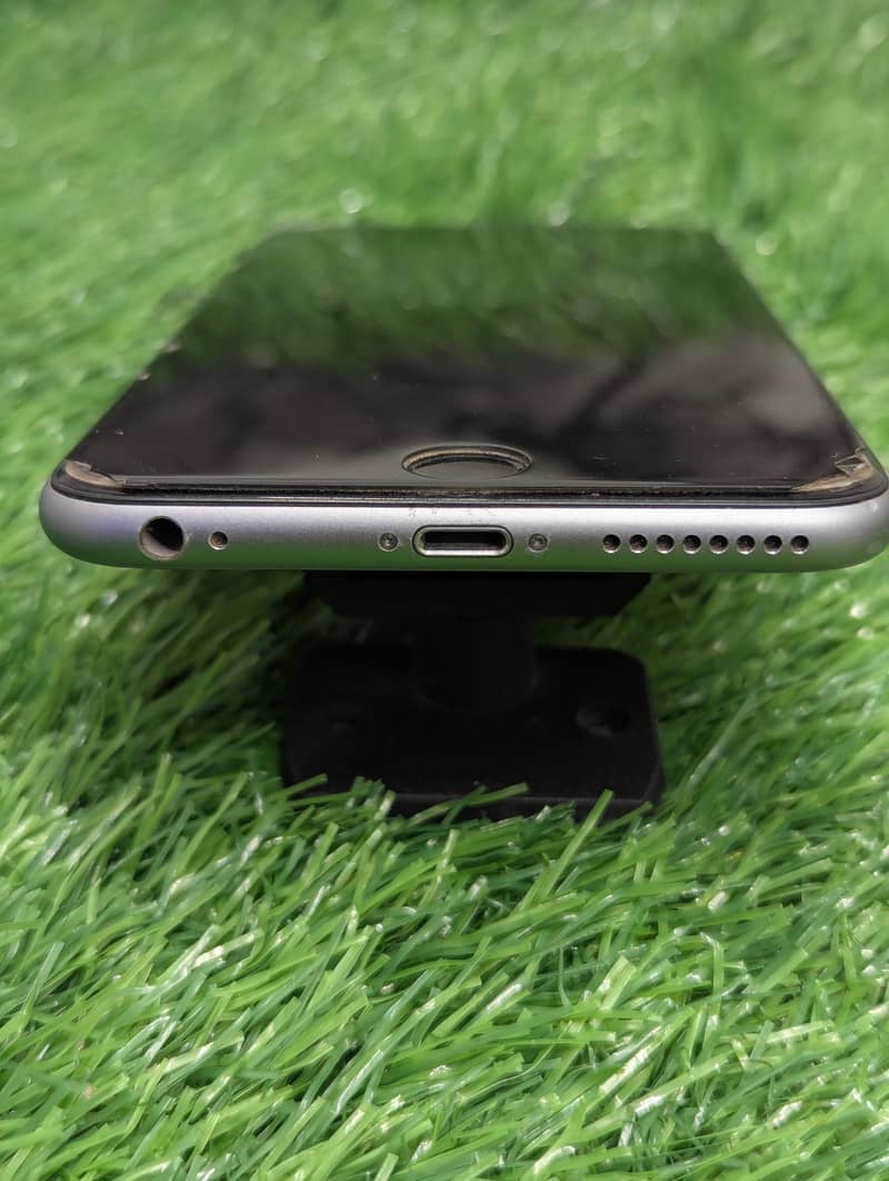 Apple iPhone 6S Plus 2