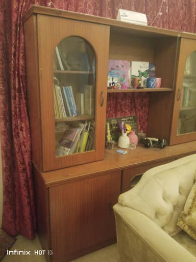 mirror .        divider.             study table