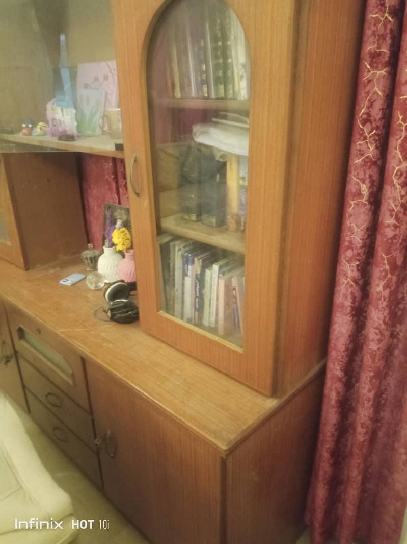 mirror .        divider.             study table 1