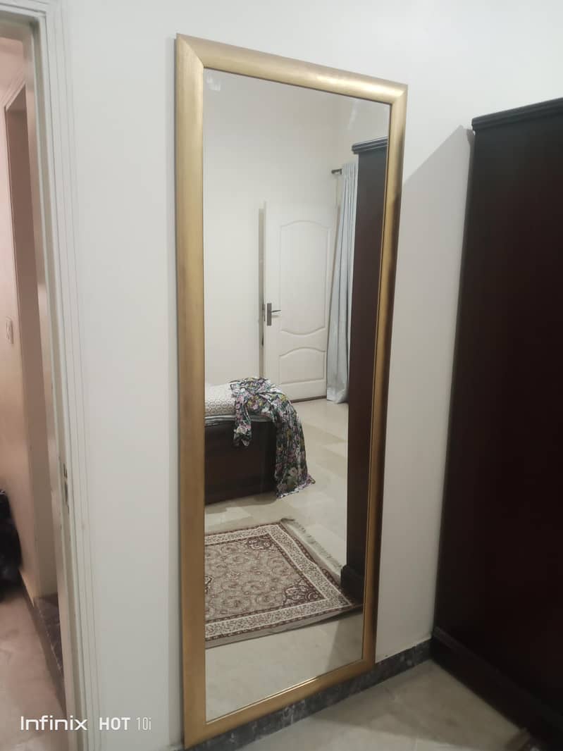 mirror .        divider.             study table 2