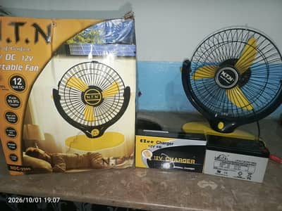 12 volult Jumbo fan 7 ampher littium battery 4 amphere charger new box