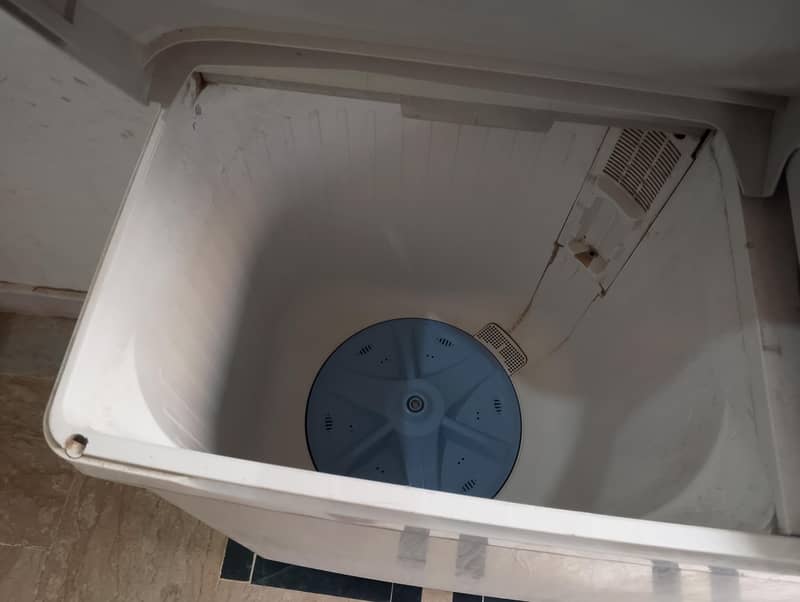 Dawlance Semi automatic Washing Machine 2