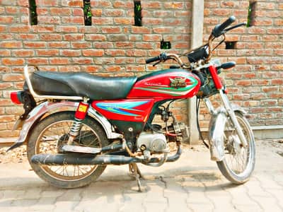 2018 model road prince total genuine ha ring pistam ka km hony wala ha