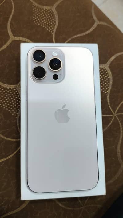 Apple iPhone 16 Pro Max