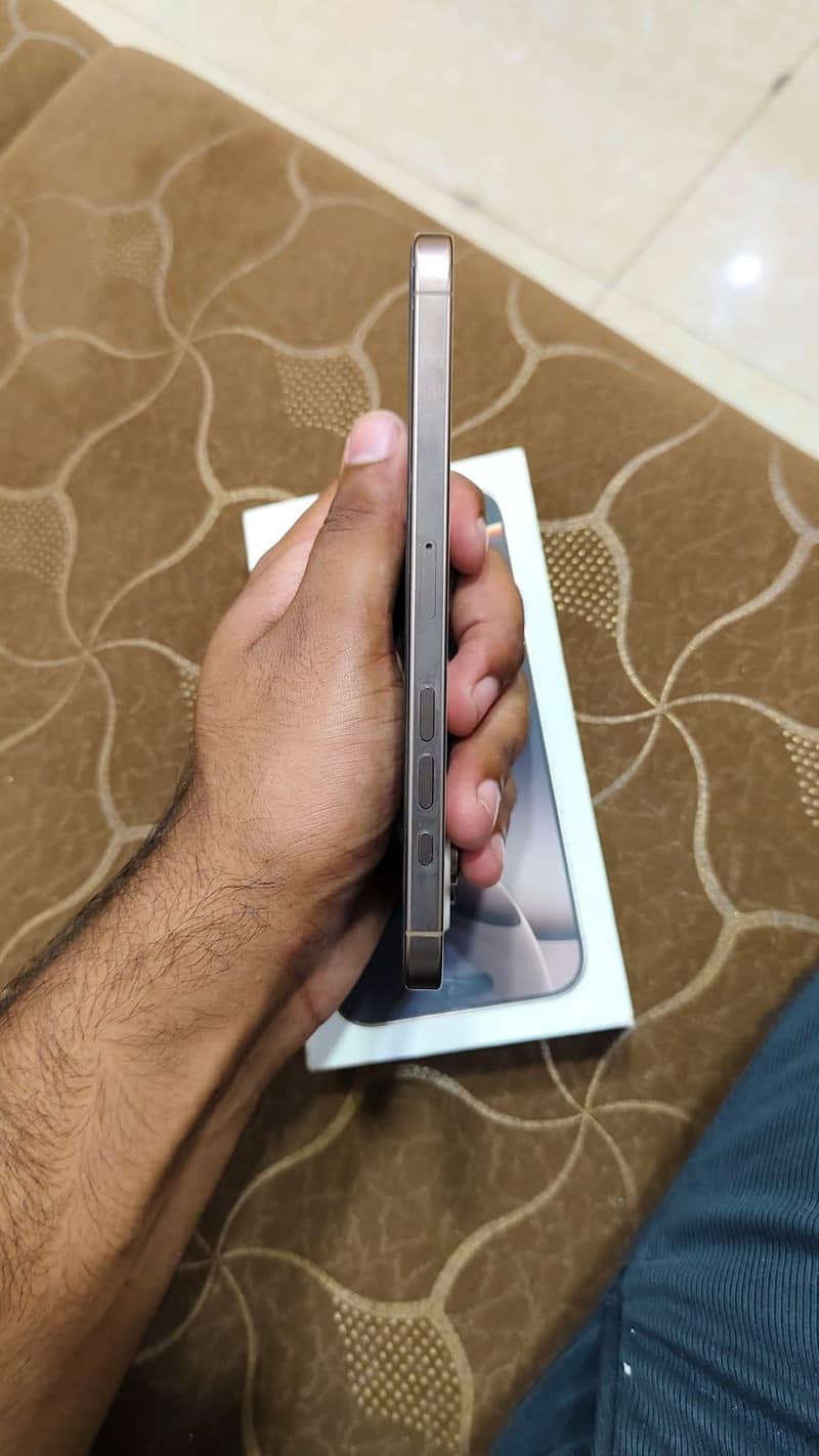 Apple iPhone 16 Pro Max 3