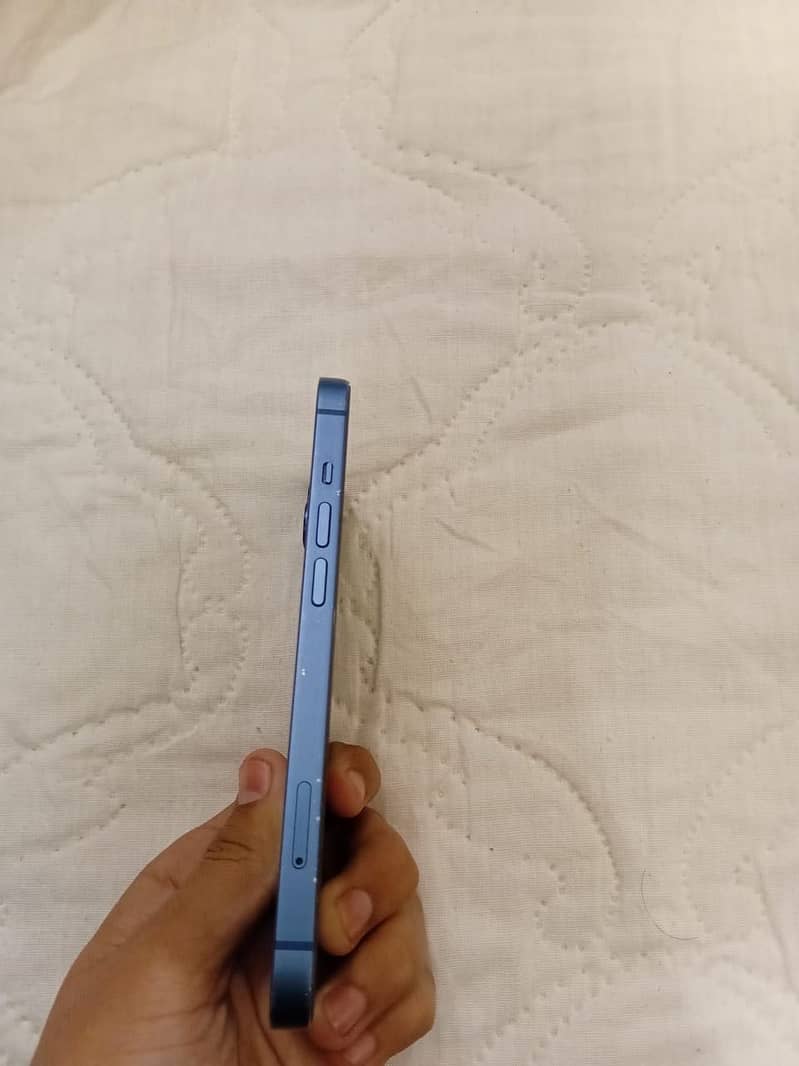 Apple iPhone 13 3
