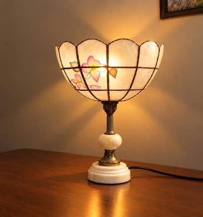 Vintage Floral Glass Table Lamp – Elegant Decorative Bedside Lamp