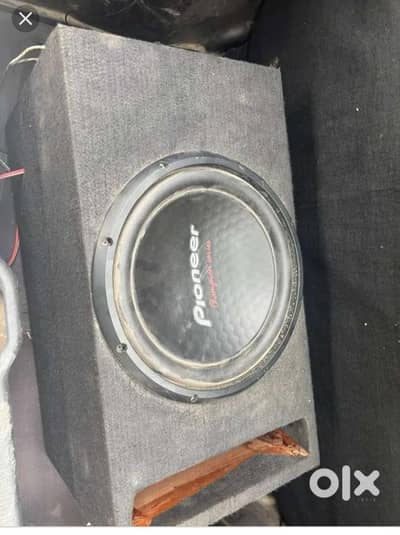Pioneer speaker with amplifier