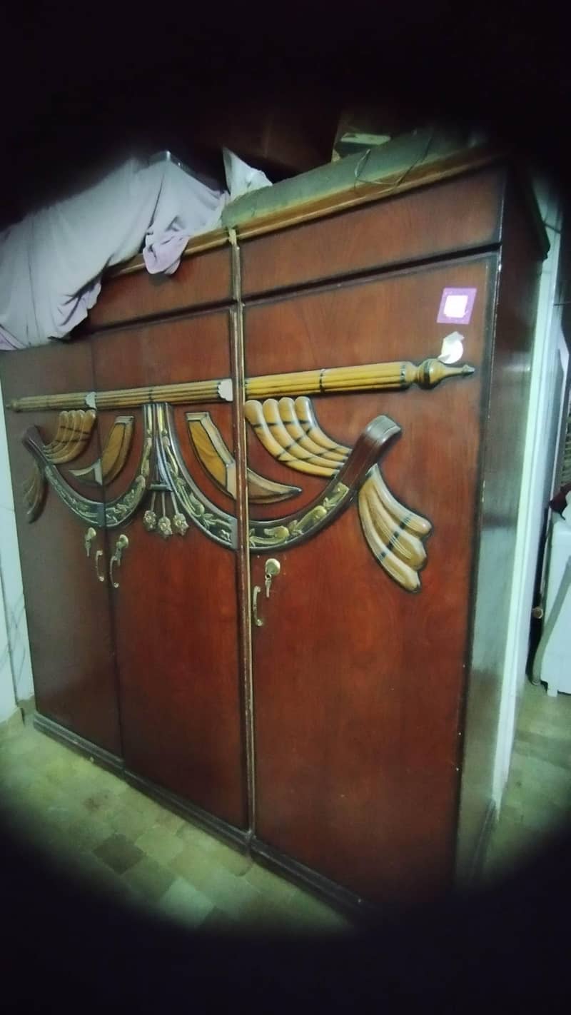 cupboard and dressing table 2