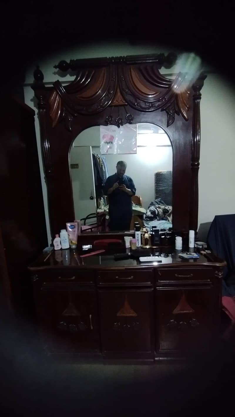 cupboard and dressing table 3