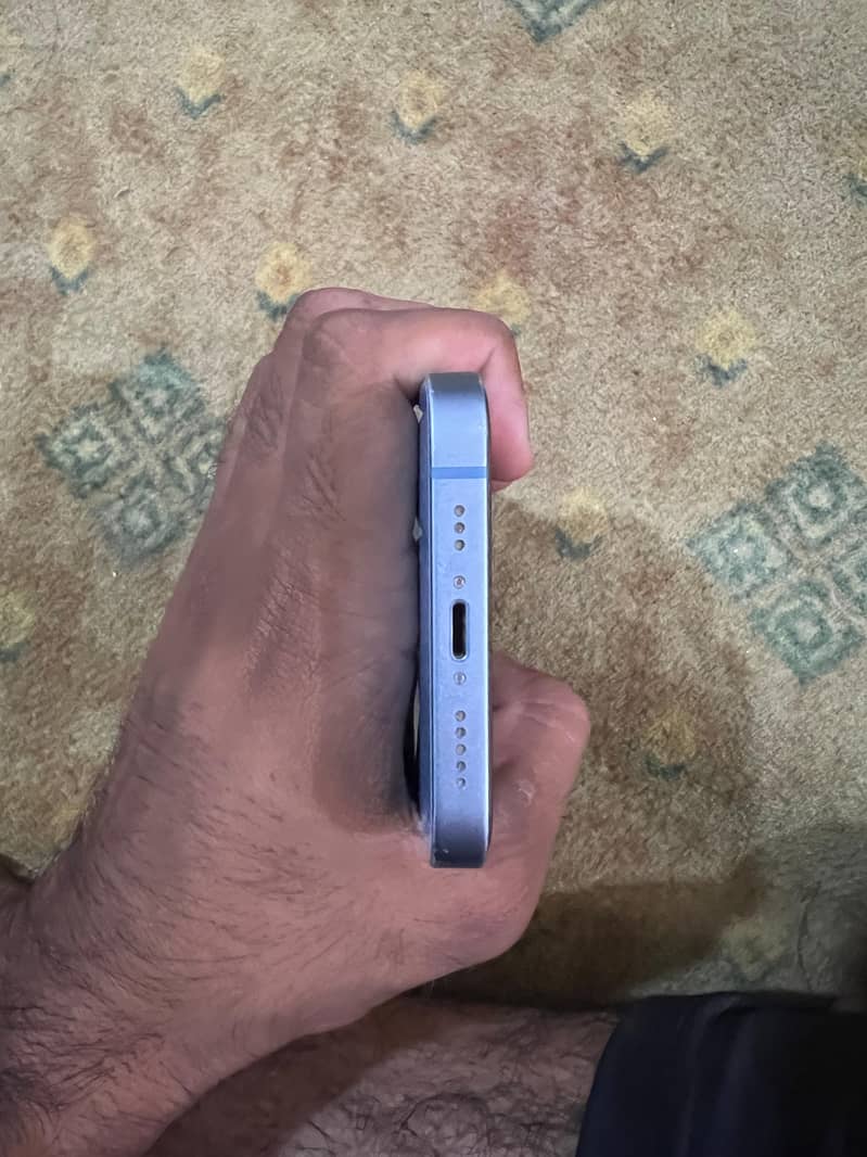 Apple iPhone 14 4