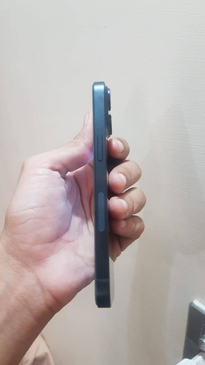 Apple iPhone 14 3