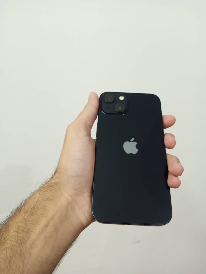 Apple iPhone 13 0
