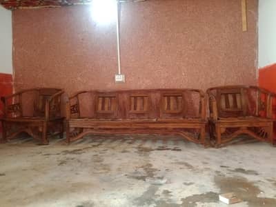 sofa set 5 seater mazboot lakri ka bana hoa