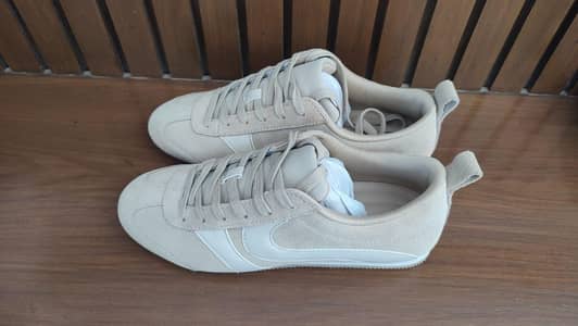 Sneaker shoe
