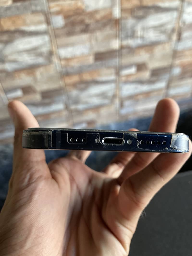 Apple iPhone 12 2