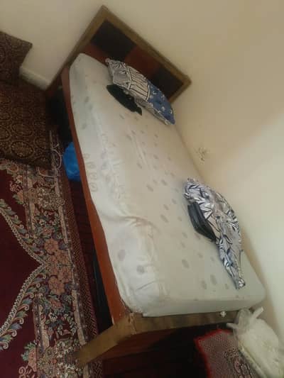 singal bed hai bilkul Thek tak ha