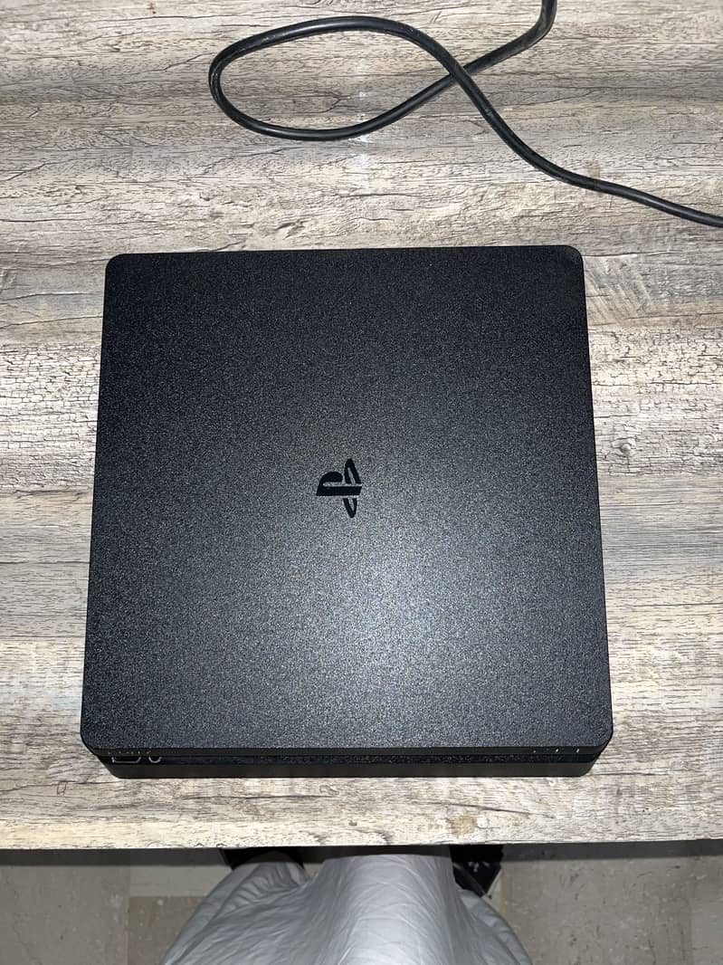 PS4 slim 0