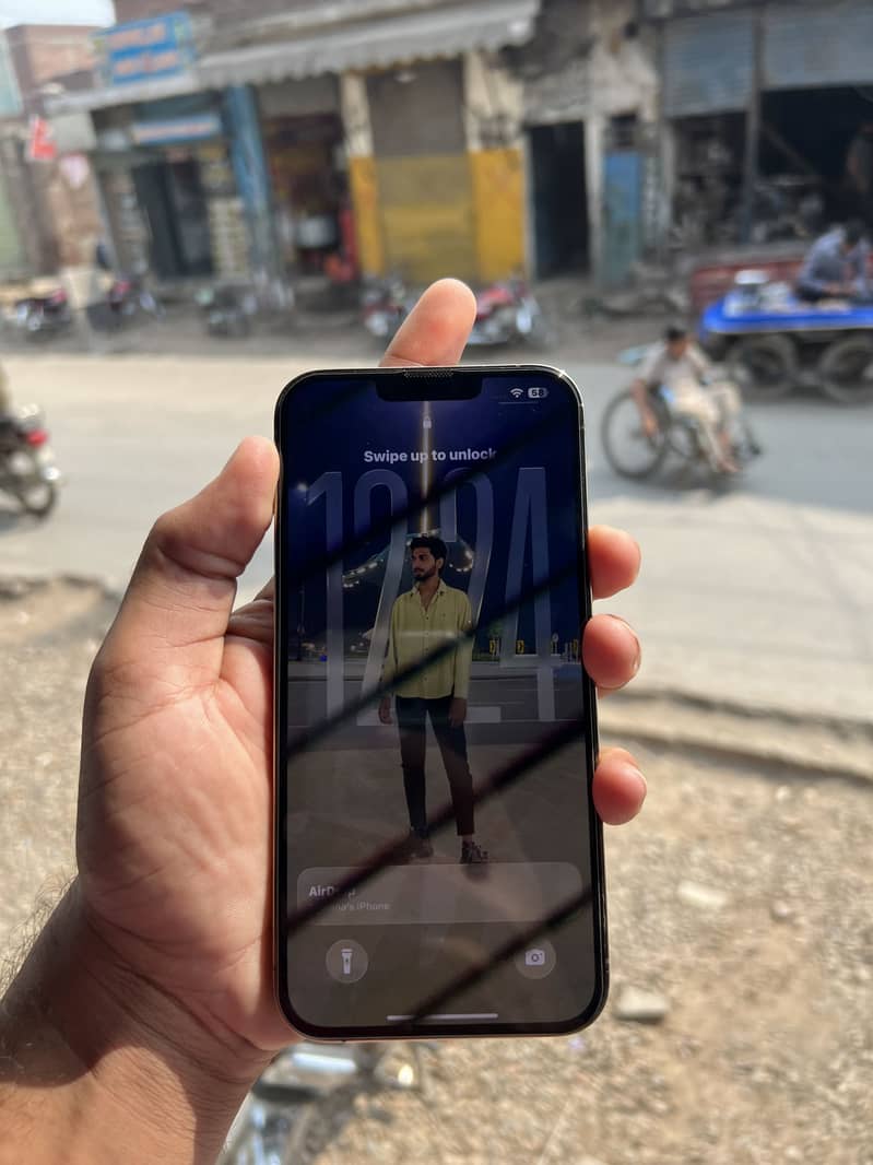 Apple iPhone 13 Pro Max 3