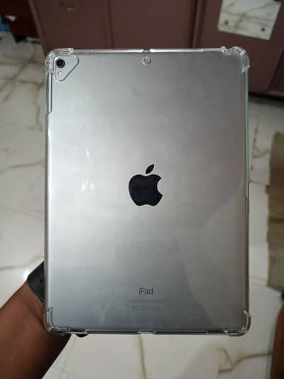 ipad Pro 2016 9.7 inch All apps working Conditions like a new
