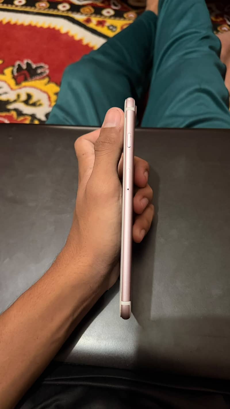 Apple iPhone 7 Plus 2