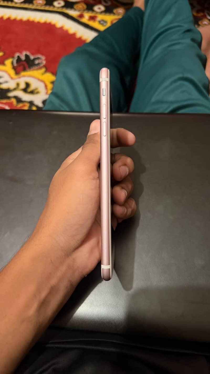 Apple iPhone 7 Plus 6
