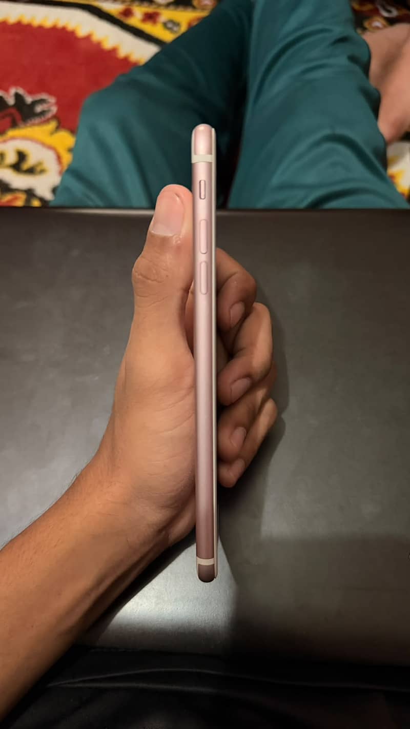 Apple iPhone 7 Plus 8