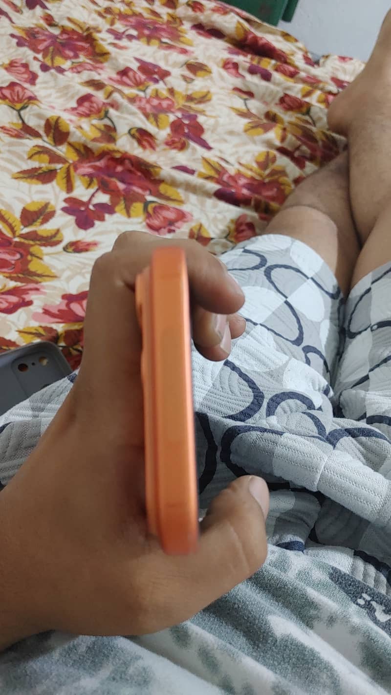Apple iPhone 17 Pro Max 4