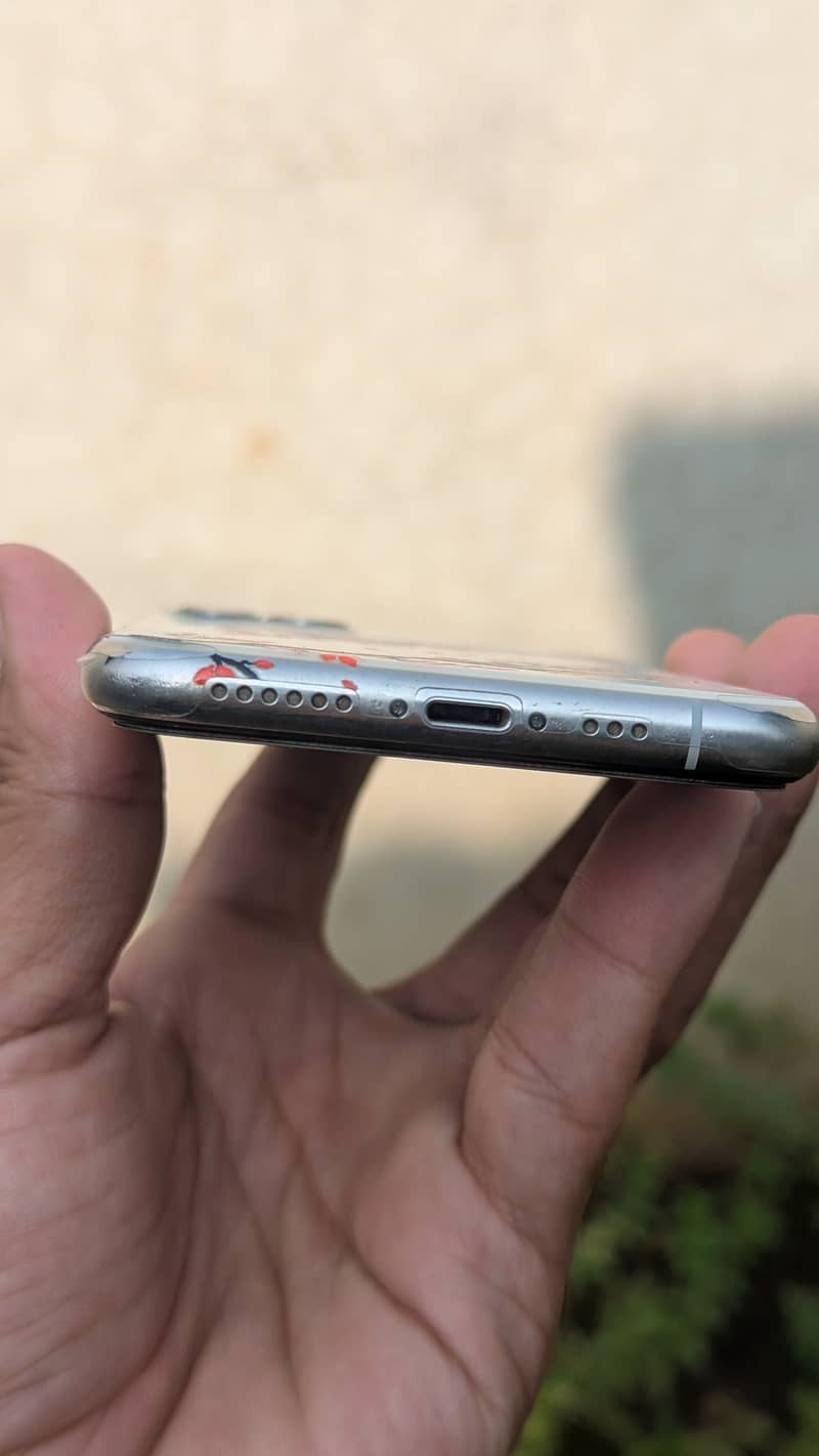 iPhone 11 Pro 2