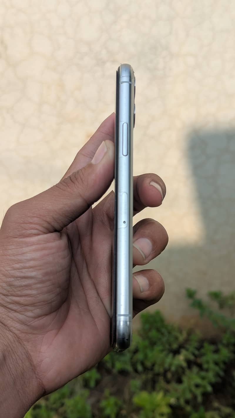 iPhone 11 Pro 3