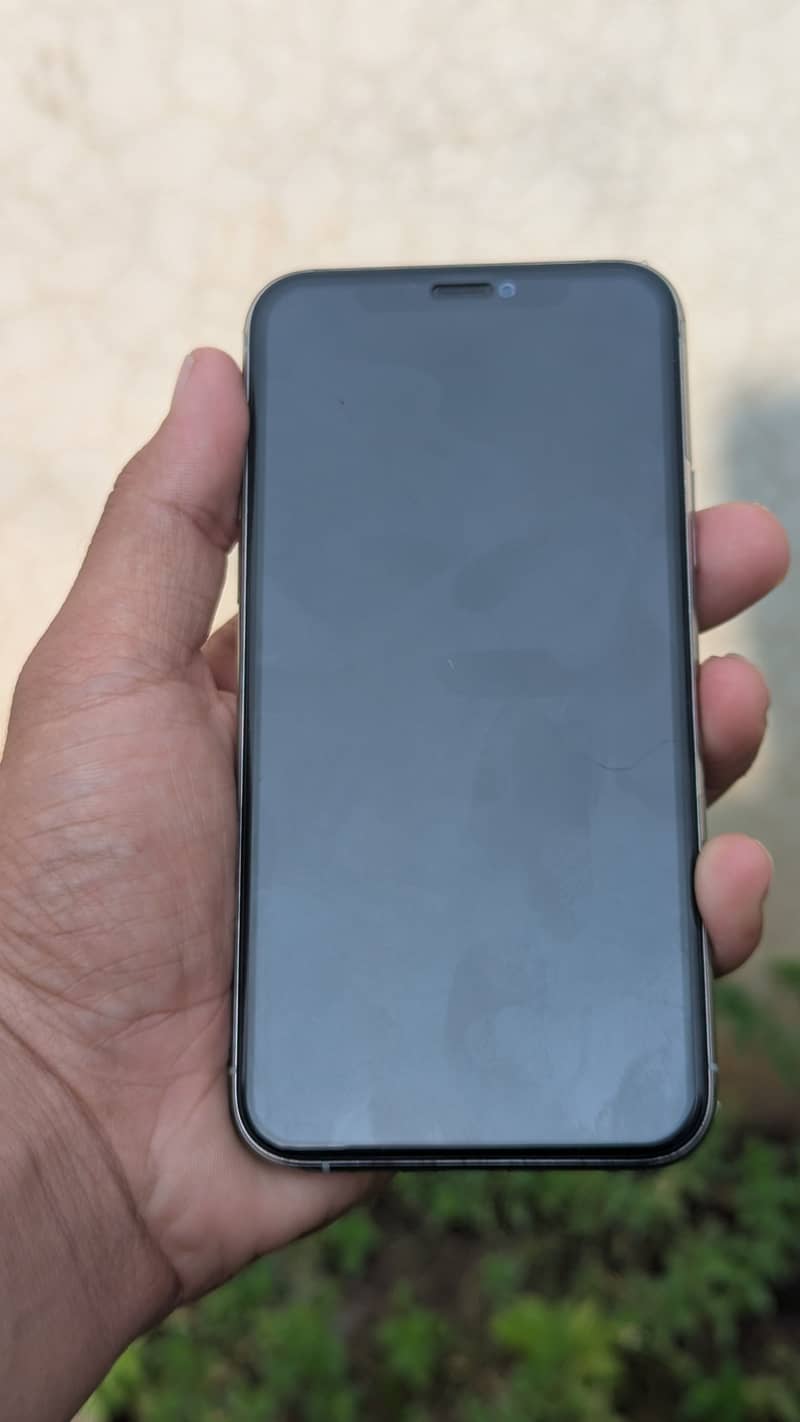iPhone 11 Pro 4