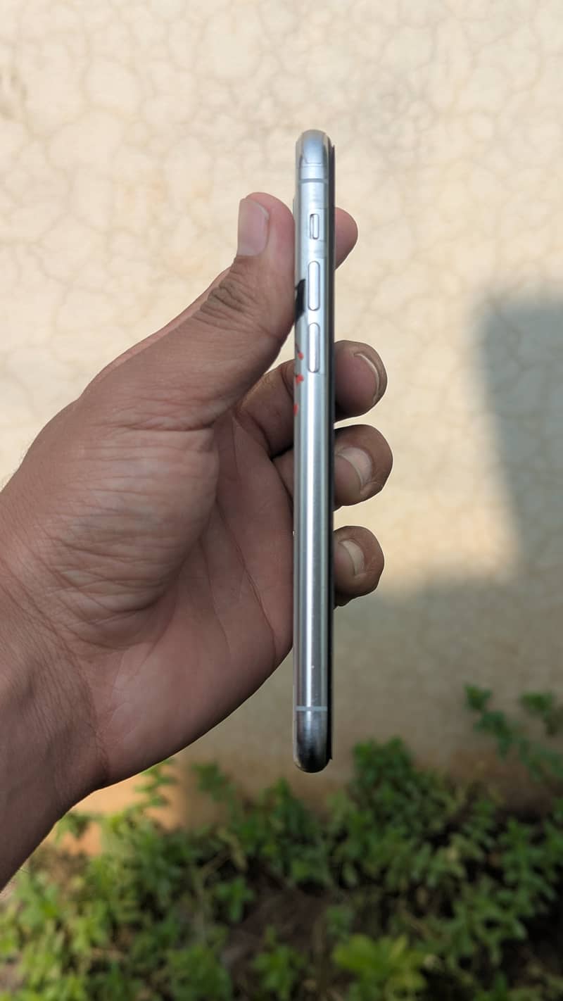 iPhone 11 Pro 5