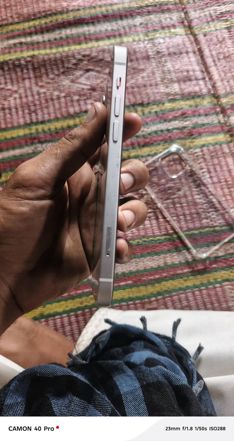 Apple iPhone 12 1