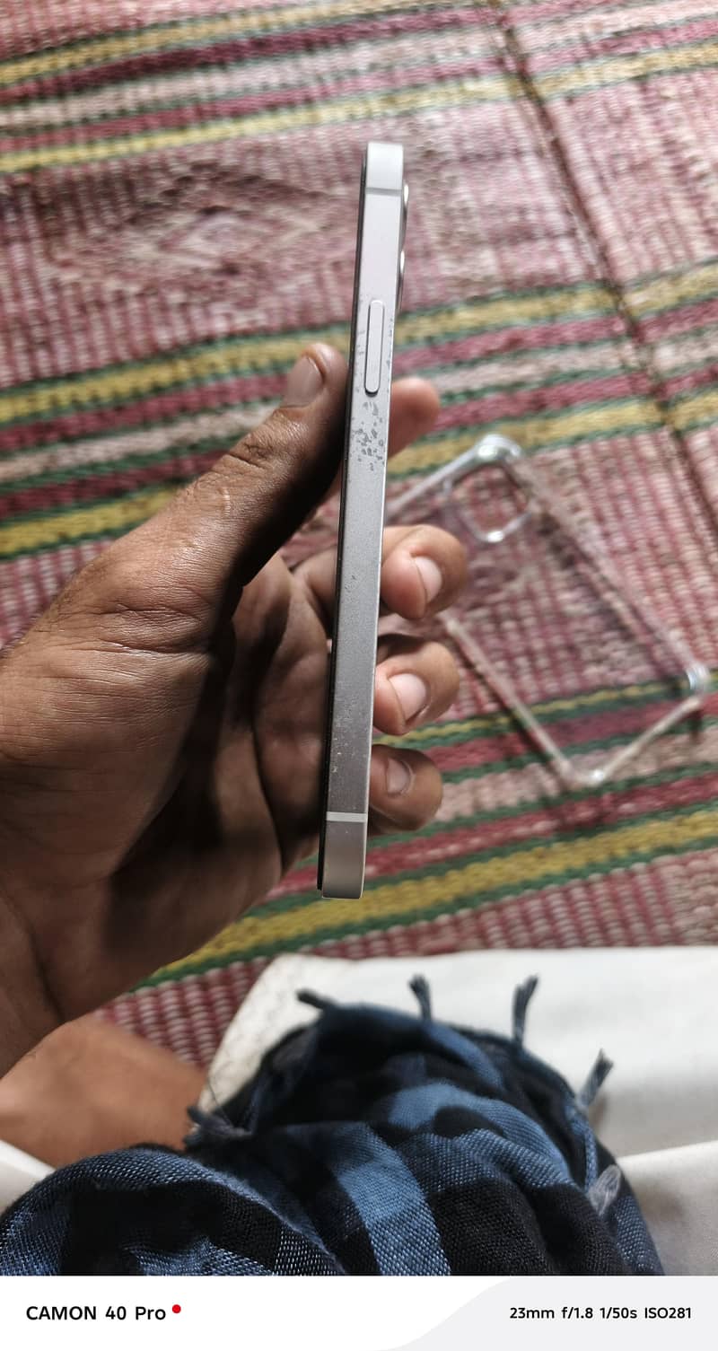 Apple iPhone 12 3
