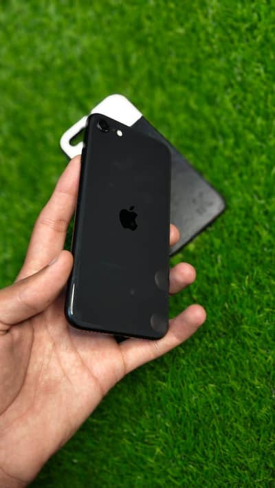 Apple iPhone SE all ok full original whatsapp 03099403787