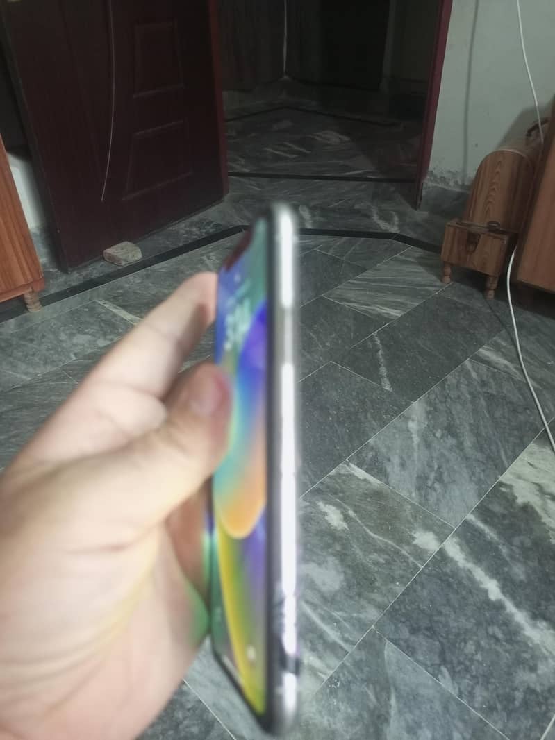Apple iPhone X 3