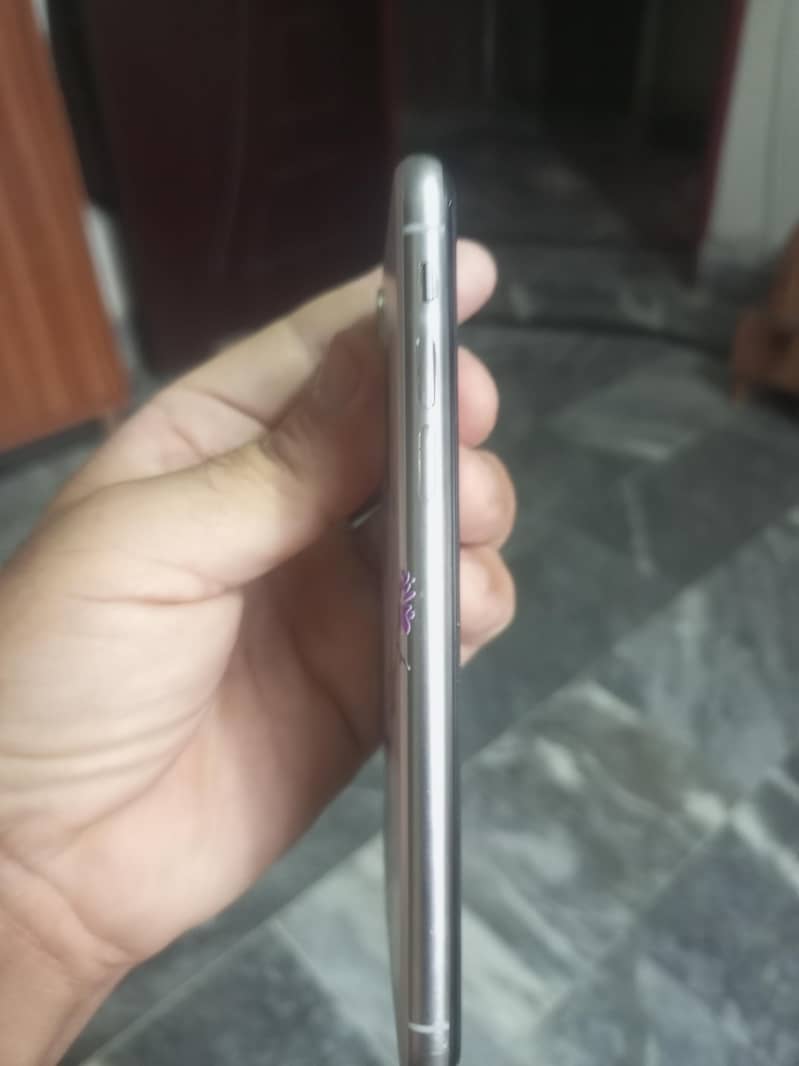Apple iPhone X 5