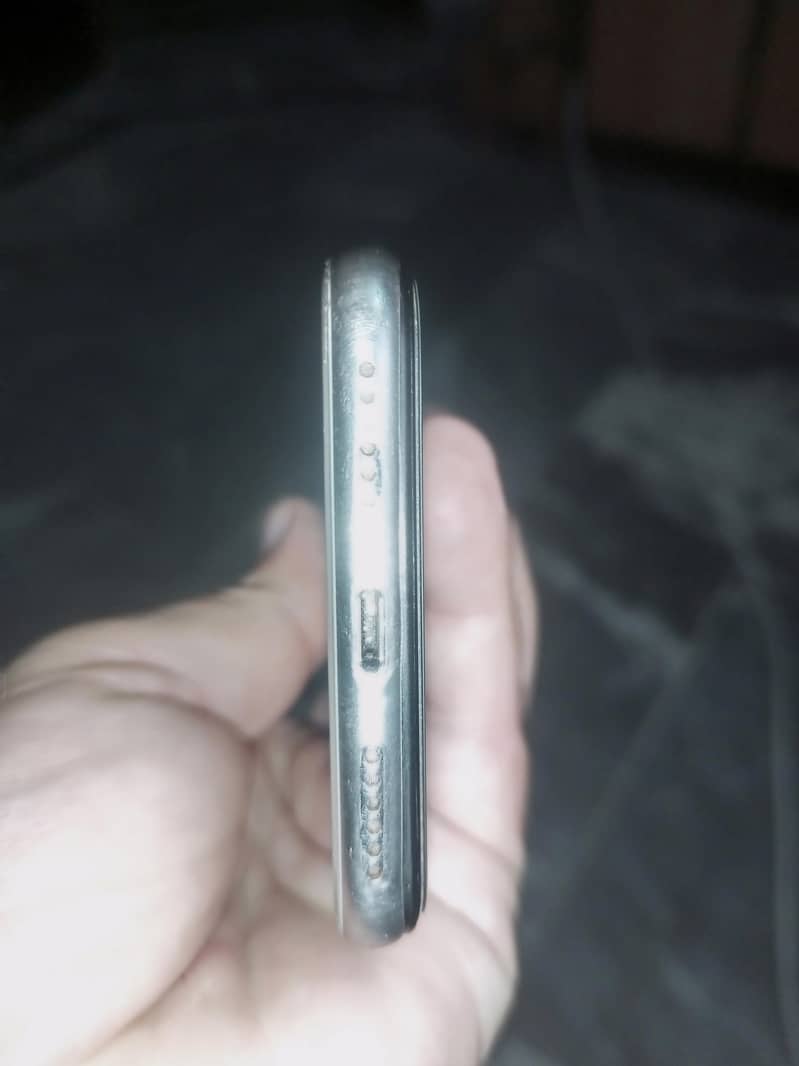 Apple iPhone X 6