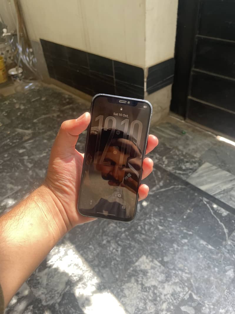 Apple iPhone 12 0