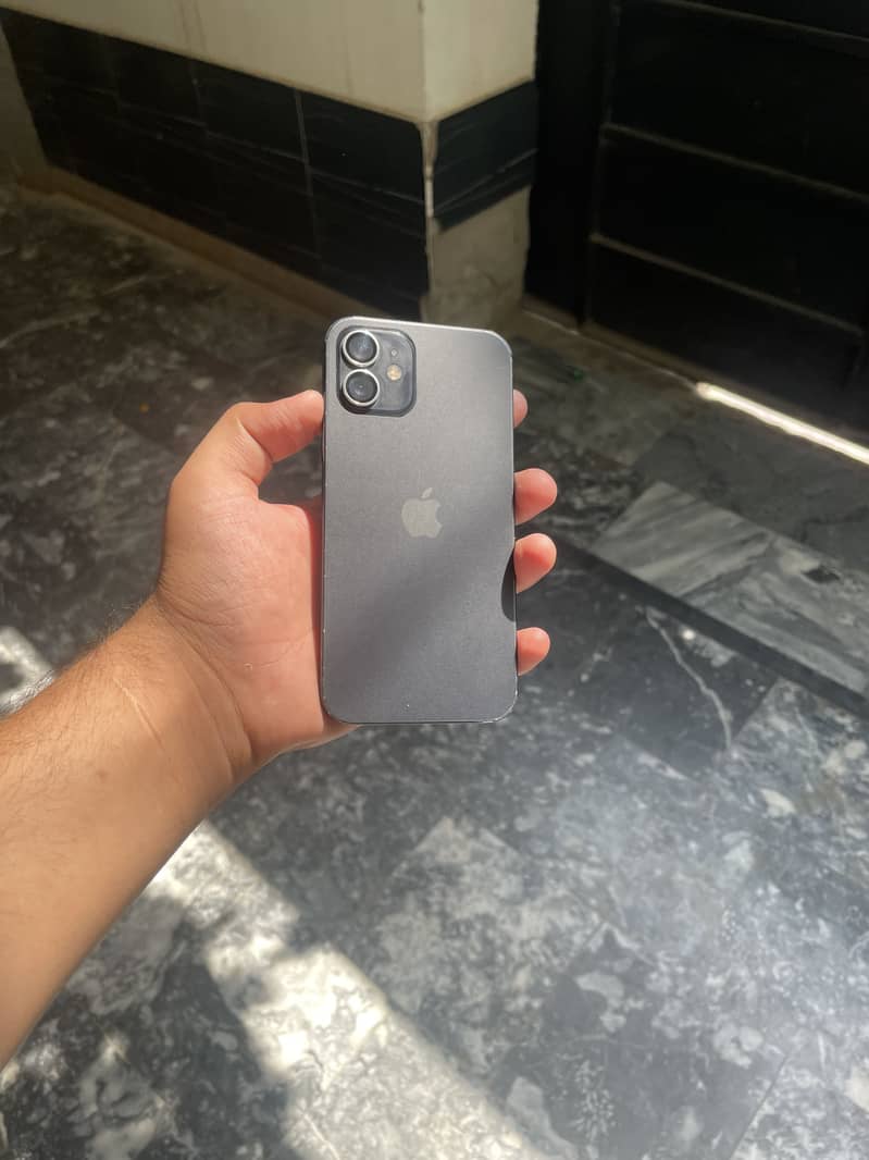 Apple iPhone 12 3