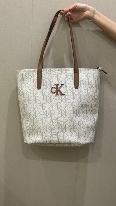 Ladies Handbag for Sale