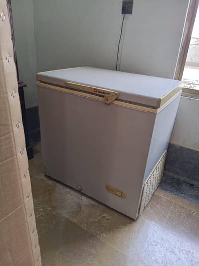 Dawlance deep freezer good condition