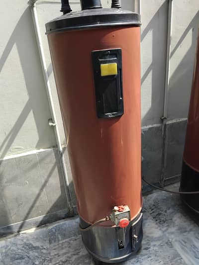 Gas Geyser is in good condition.