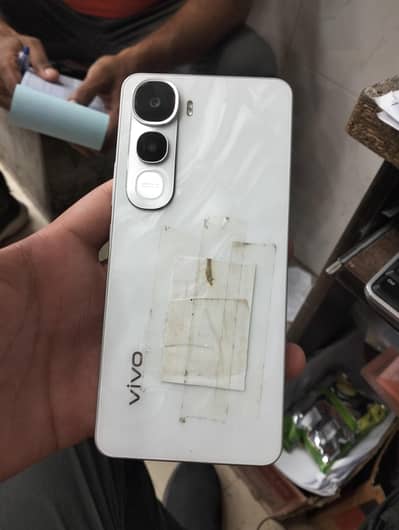 Vivo Y400