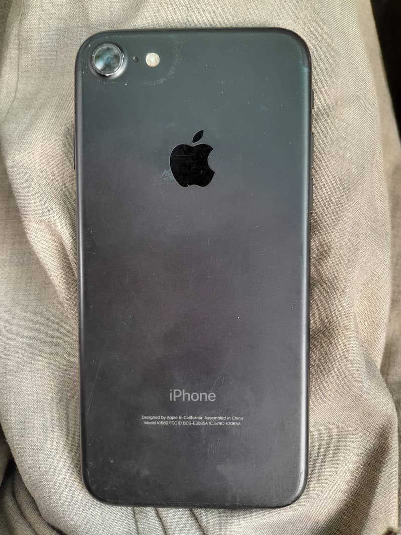 Apple iPhone 7 0
